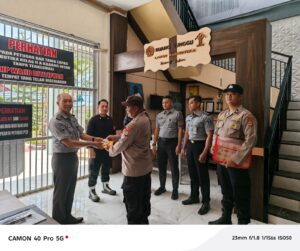 Serah Terima Borgol, Lapas Narkotika Karang Intan Perkuat Sinergi Pengamanan Bersama Polres Banjar