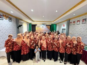 Dharma Wanita Persatuan Lapas Narkotika Karang Intan Giatkan Arisan Penuh Kreativitas dan Kebersamaan