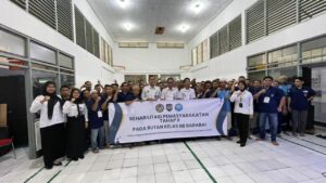 Hangatkan Malam Yasinan, Kalapas dan Petugas Keliling Blok Bagikan Kopi Jahe Gula Aren